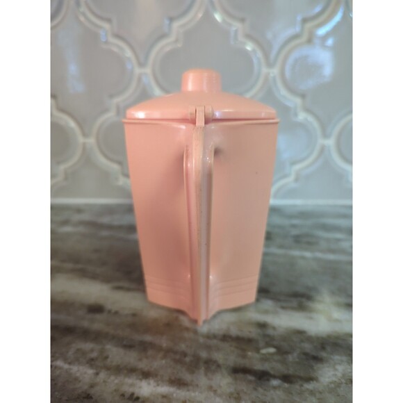 Vintage MCM Retro The Dripless One Pink Plastic Creamer Pitcher Lid Pulmosan - Picture 4 of 8